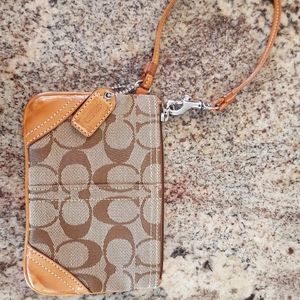 Coach vintage wristlet